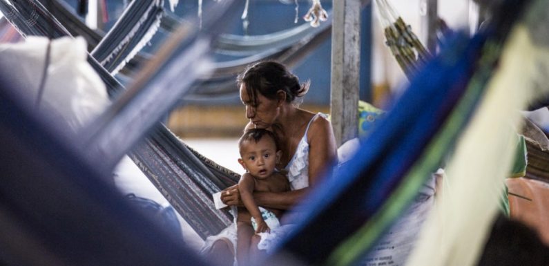 Le nombre de personnes déracinées à travers le monde dépasse 70 millions ; le chef du HCR appelle à davantage de solidarité