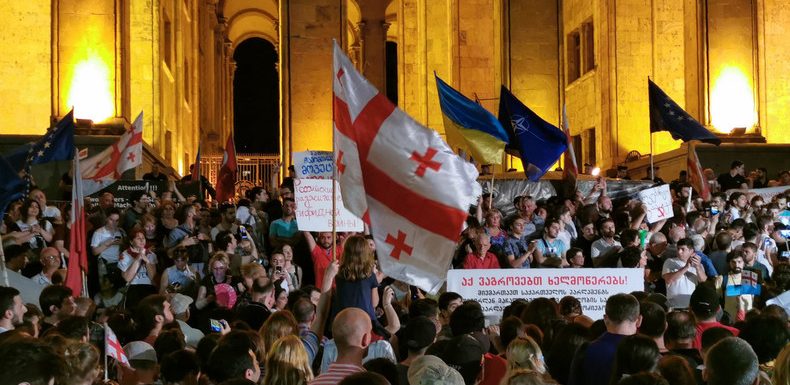 «Provocation russophobe» : le Kremlin dénonce les manifestations en Géorgie