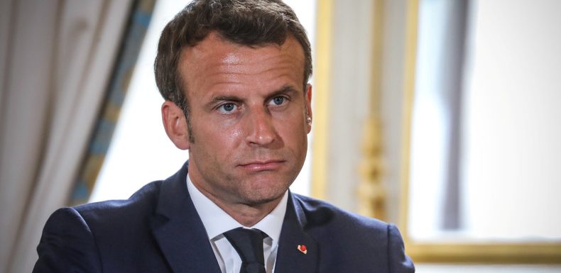 Les Gilets jaunes, de simples citoyens qui manifestent ? Du pur «bullshit» selon Emmanuel Macron