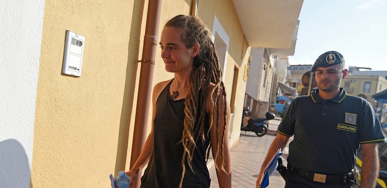 «Emmerdeuse» ou héroïne ? L’arrestation de la capitaine du Sea-Watch divise