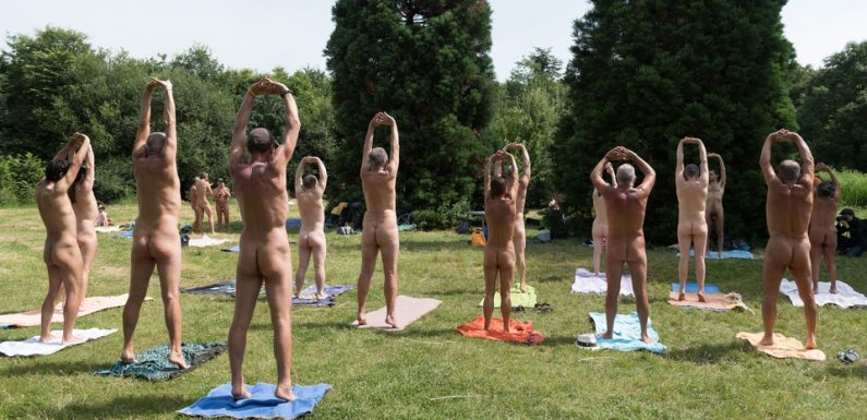 Paris: Ils tentent de battre le record du plus grand rassemblement naturiste de France