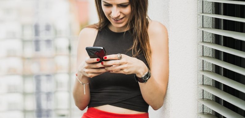 Insolite : le smartphone causerait l’apparition d’une corne sur le crâne