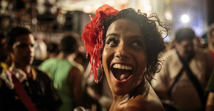 Au Brésil, « quand les sambas du carnaval deviennent des instruments de résistance à l’extrême droite au pouvoir »