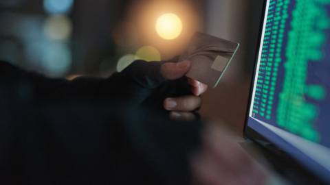 Assurance vie, cryptomonnaies… les arnaques et tromperies se multiplient