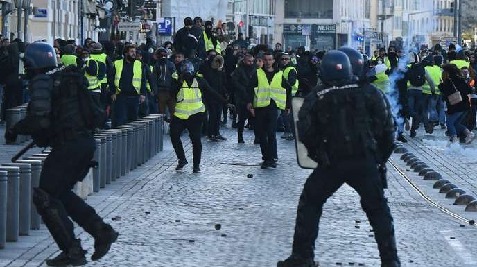 Un adolescent de 14 ans visé par un tir de LBD à Marseille : le parquet ouvre une enquête