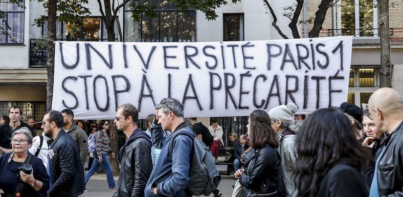 Étude exclusive : les étudiants (littéralement) malades de la précarité