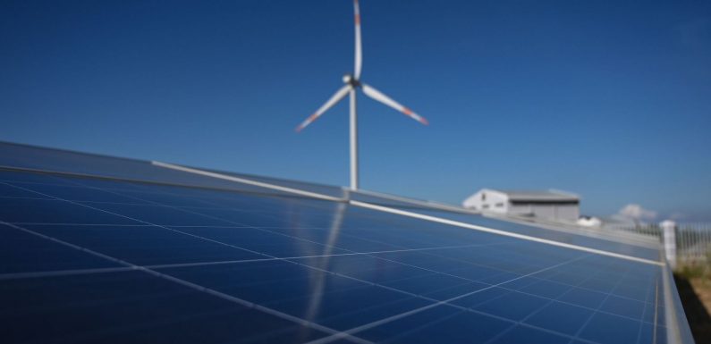 Un documentaire explore la face cachée des énergies vertes
