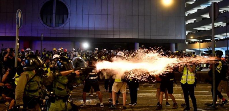 Hong Kong: manifestation géante violemment réprimée par la police