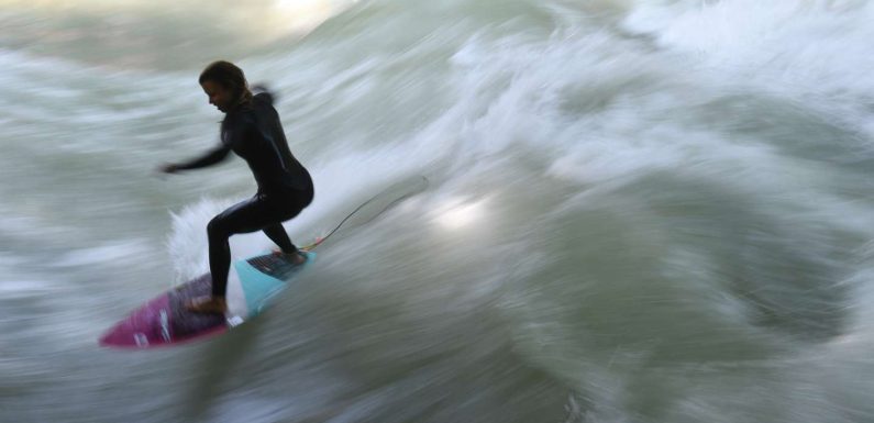 Loire-Atlantique : un projet de surf park près de l’océan critiqué pour son coût environnemental