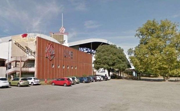 Toulouse : un policier de 35 ans tabassé à mort alors qu’il défendait une femme « importunée par un groupe de jeunes »