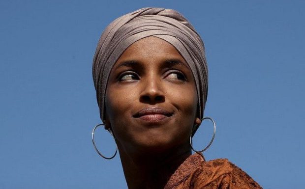 États-Unis : la députée Ilhan Omar déclare que les Américains « devraient avoir plus peur des hommes blancs » que du djihadisme