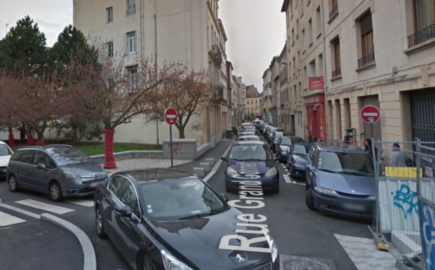 Saint-Étienne (42): deux hommes blessés au couteau