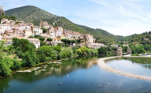 Roquebrun (34): les gens de couleur sont-ils les bienvenus dans le village ?