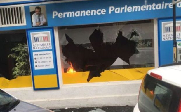 Saccage de permanences LRM : « Nous sommes en train de nous habituer à l’intolérable »