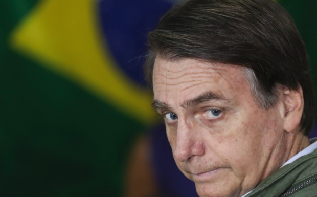 Jair Bolsonaro annule une rencontre avec Jean-Yves Le Drian pour une coupe de cheveux