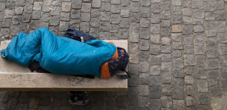 « Je pensais que ça n&rsquo;existait pas… Alors pourquoi moi ? » : à 77 ans, Marcel vient de passer six mois dans la rue