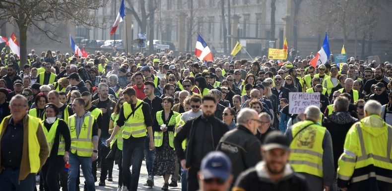 Gilets jaunes : Macron ne croit «pas du tout» que ce qui a généré la «colère» soit résolu