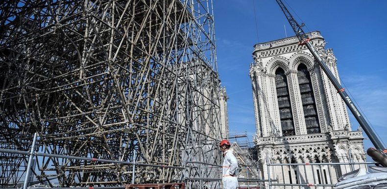 Incendie de Notre-Dame : une association porte plainte pour des risques liés à la pollution au plomb