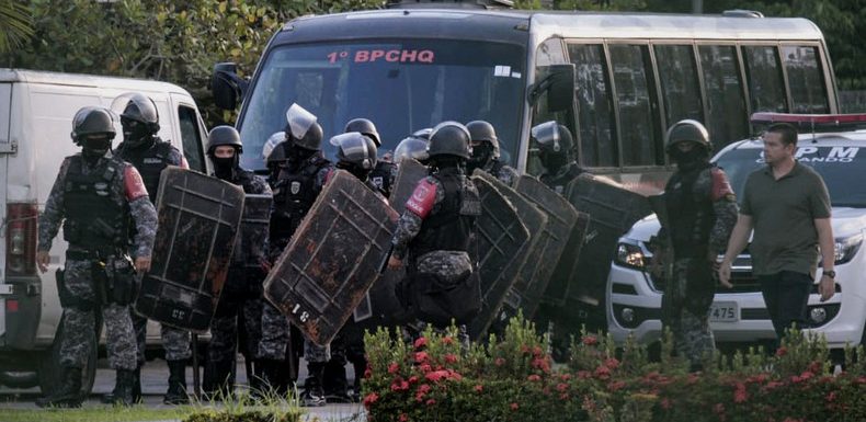 Bain de sang dans une prison au Brésil : 52 morts, dont 16 décapités