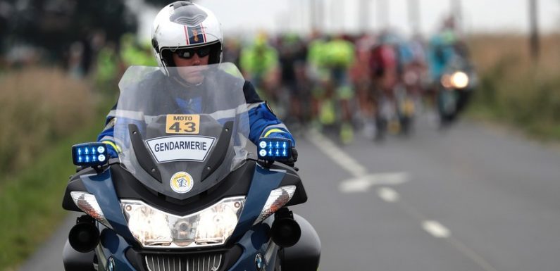 Tour de France : six gendarmes de la Garde républicaine agressés à Montpellier