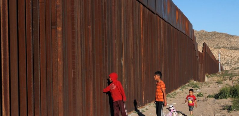 États-Unis : plus de 900 enfants de migrants séparés de leurs parents en un an
