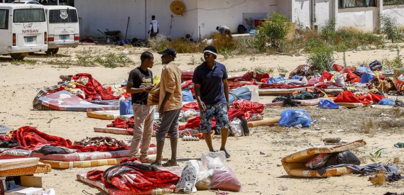 Libye: Au moins 44 migrants tués et une centaine de personnes blessées après une frappe aérienne