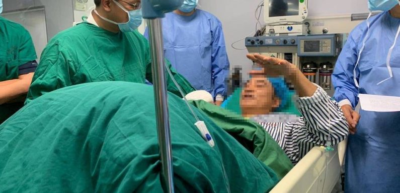 L’acteur hongkongais poignardé en Chine toujours hospitalisé