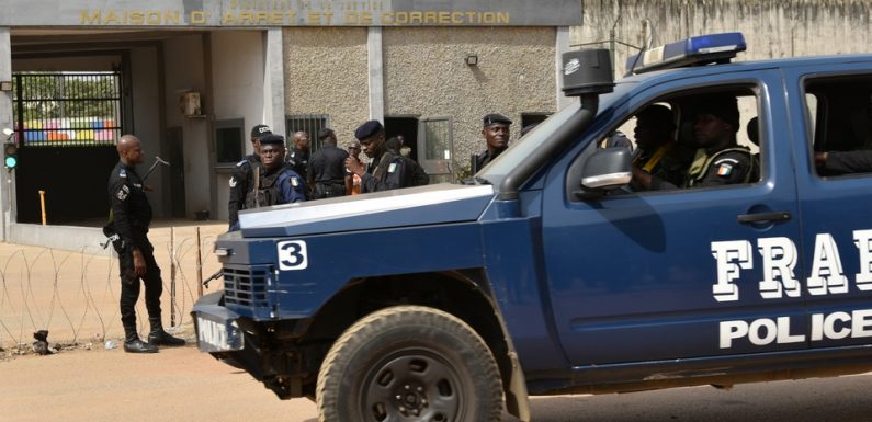 Une star du coupé-décalé en Côte d’Ivoire convoquée pour avoir brandi une arme dans une vidéo