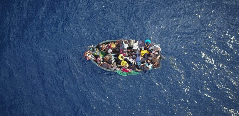 Méditerranée: Trois survivants et plus de 80 migrants portés disparus après le naufrage d’un bateau au large de la Tunisie