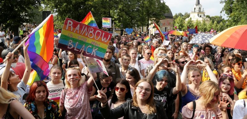 Pologne: Une gay pride attaquée par des ultranationalistes
