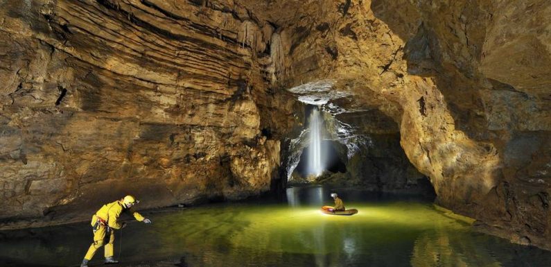 Isère: Le spéléologue retrouvé vivant a été sorti du gouffre après une opération de secours de 37 heures