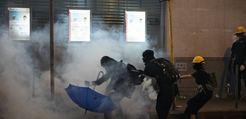 Hong Kong: Un nouveau week-end de heurts entre manifestants anti-gouvernementaux et forces de l’ordre