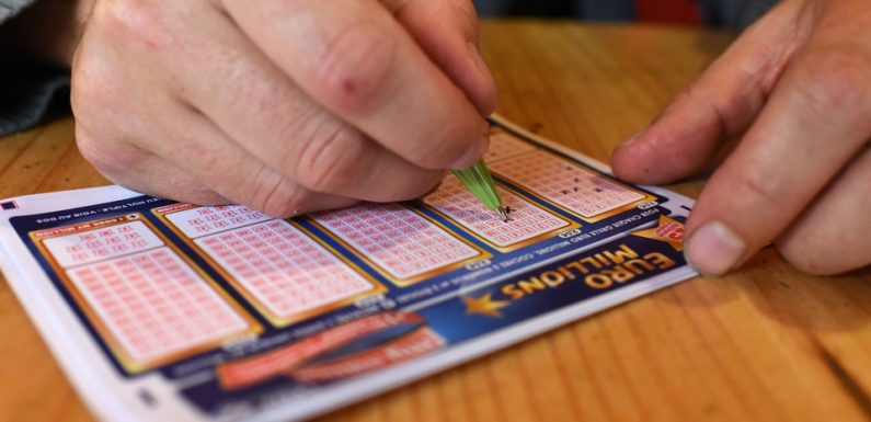EuroMillions: Elle gagne 12 millions d’euros net en trouvant un ticket gagnant dans la rue