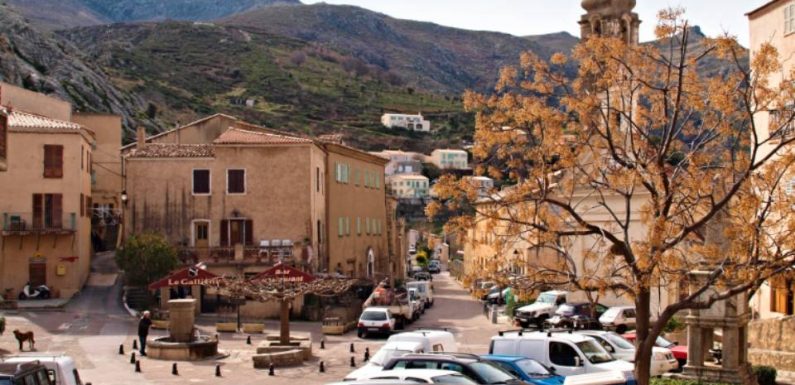 Vacances d&rsquo;été: Envoyez-nous vos plus belles photos de places de villages