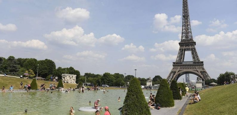 Paris: Brumisateurs, salles rafraîchies et parcs ouverts la nuit… le plan canicule activé