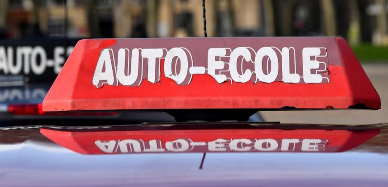 Permis de conduire anticipé dès 17 ans: Comment le gouvernement tente d’alléger la note du papier rose
