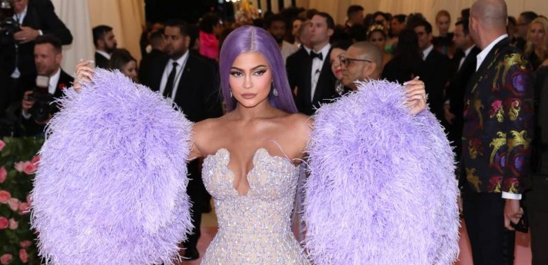 VIDEO. La pique de Kylie Jenner à Jordyn Woods… Amy Schumer célèbre le retour de ses menstruations…