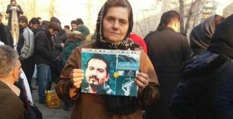 Iran : Les agents de renseignements iraniens détiennent la mère d’un prisonnier politique