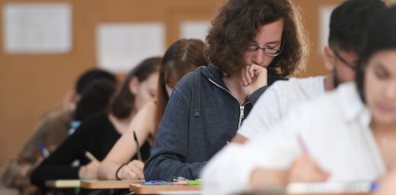 Copies du bac retenues : Blanquer admet un « risque » que certains n’aient pas leur résultat vendredi
