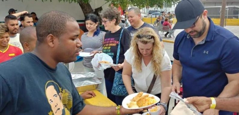 Au Texas, ces volontaires américains qui aident les demandeurs d’asile coincés à la frontière mexicaine