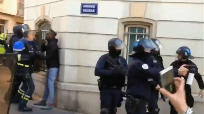 « Gilets jaunes » : une information judiciaire ouverte pour violences policières à Toulon