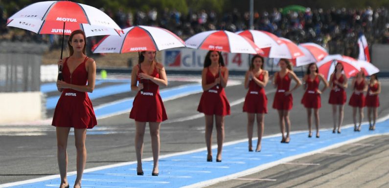 « Sois belle et tais-toi » : des hôtesses d&rsquo;accueil racontent les coulisses de leur job