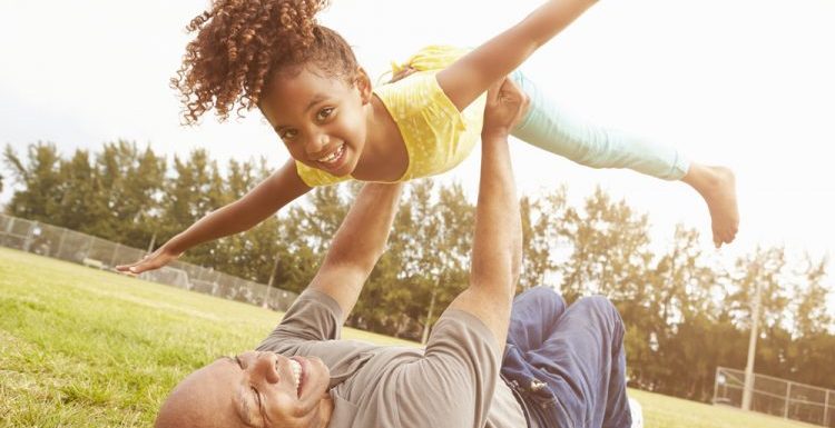 D’après une étude très sérieuse, les grands-parents qui gardent leurs petits-enfants vivent plus longtemps