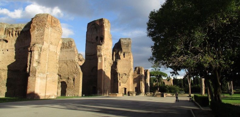Rome : après le McDo du Vatican, un autre en face de thermes classés à l’Unesco