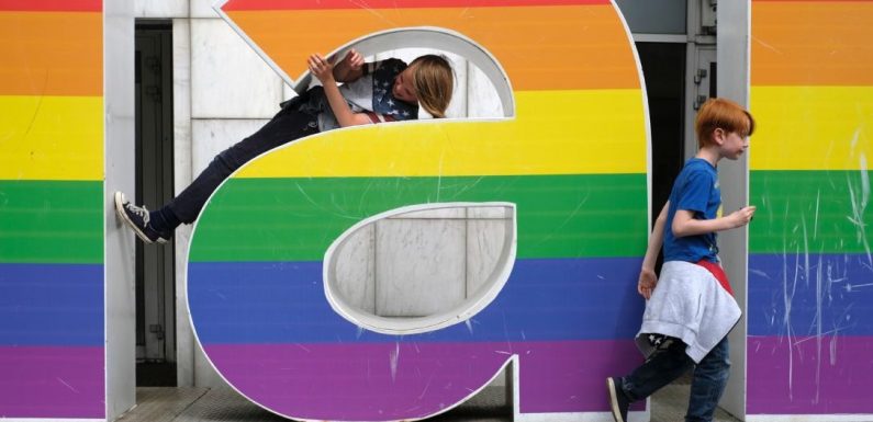 Les enfants de couples lesbiens se portent bien, selon une étude