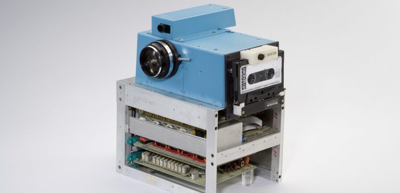 Le premier appareil photo numérique