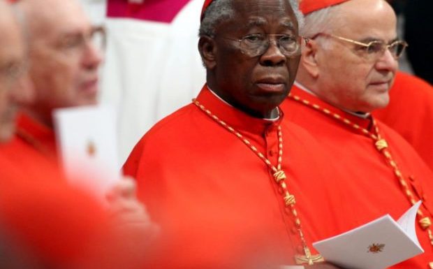 Un Cardinal nigérian exhorte les pays occidentaux à cesser d’encourager les Africains à quitter leur pays et immigrer en Europe