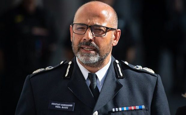 Royaume-Uni : Le responsable de la lutte antiterroriste déclare que les musulmans ne devraient pas être forcés de s’assimiler