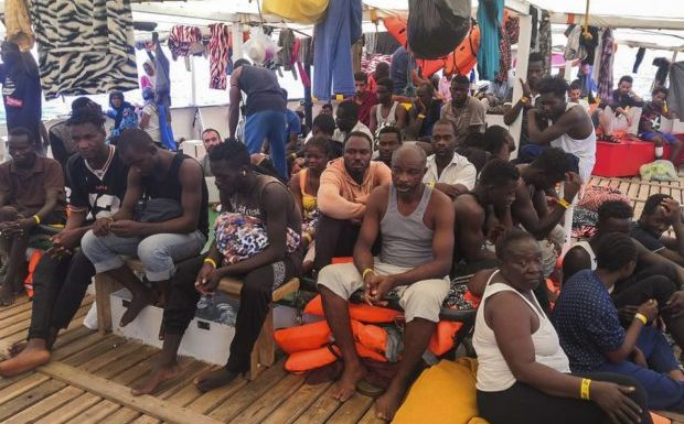 Méditerranée : l’Open Arms refuse de débarquer 39 migrants secourus dans la zone de secours maltaise