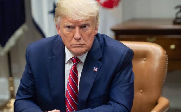 États-Unis : Donald Trump interdit l’octroi de visas et de cartes vertes aux immigrés bénéficiant des aides publiques